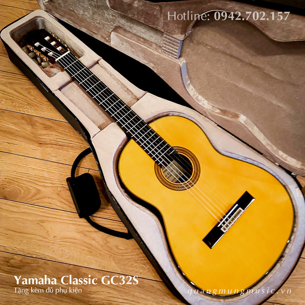 Yamaha-Classic-GC32S-guitar