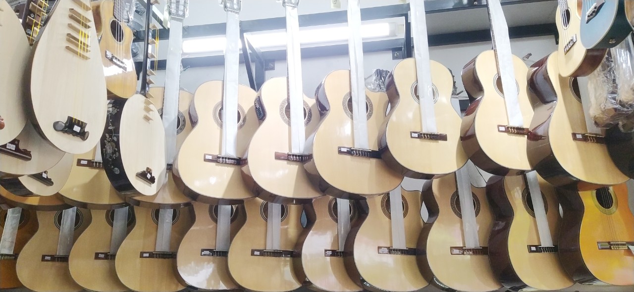 dia-chi-mua-dan-guitar-o-ha-noi
